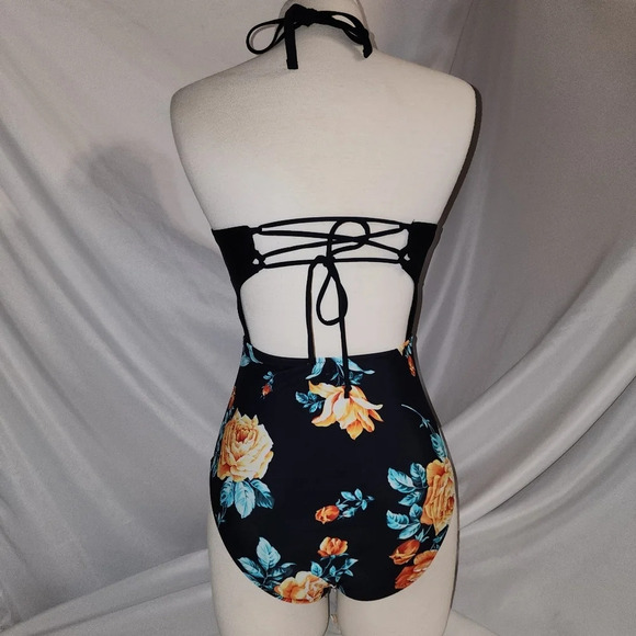 Cupshe Black & Floral Monokini - Small - Picture 6 of 8